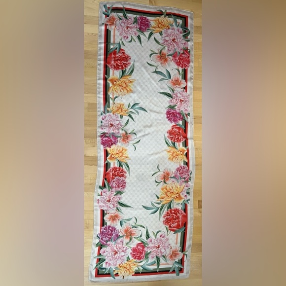 🌸🪷GIANI BERNINI Signature Tropical Hibiscus Floral Print Scarf—Est. 25.5”x 71” - Picture 11 of 16